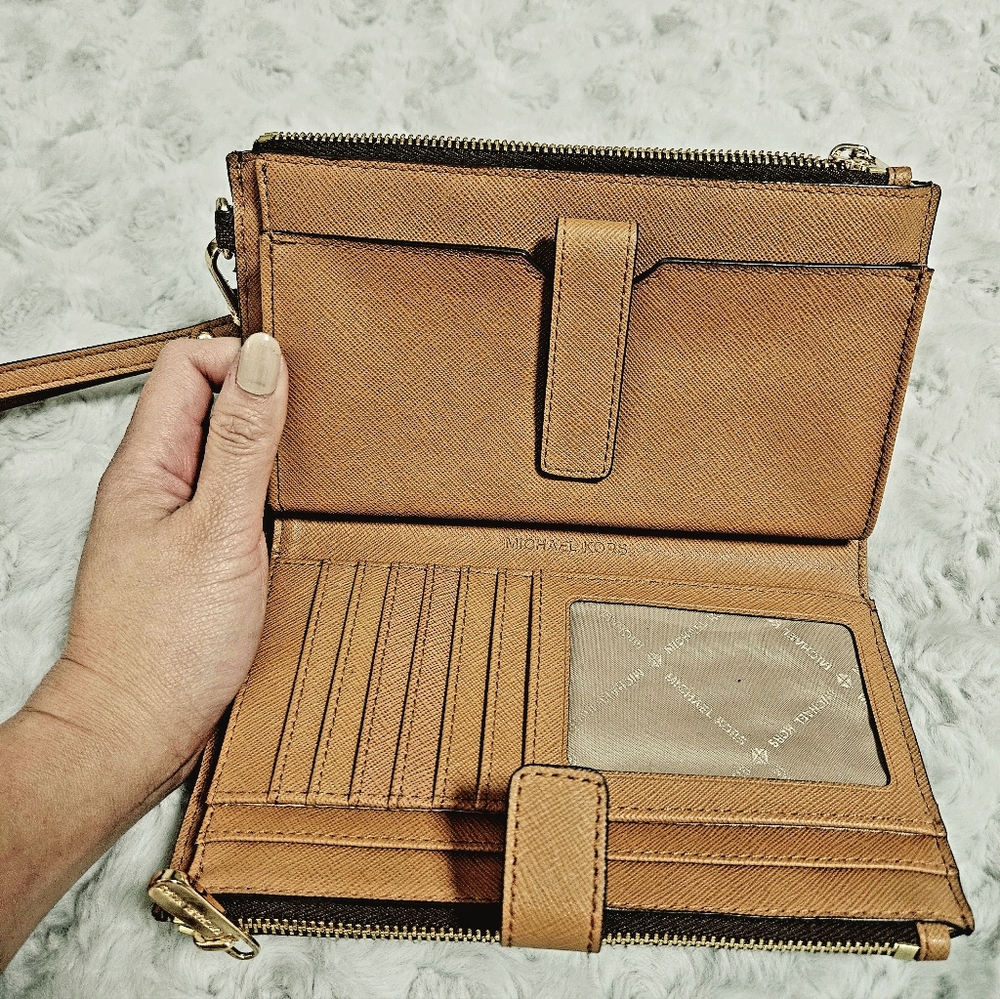 MK Wallet - Picture 3 of 3